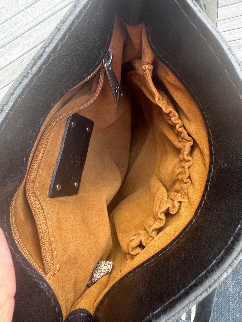 Patricia Nash Black Leather Crossbody Bag Tan Suede Interior Flap Snap - Picture 7 of 15